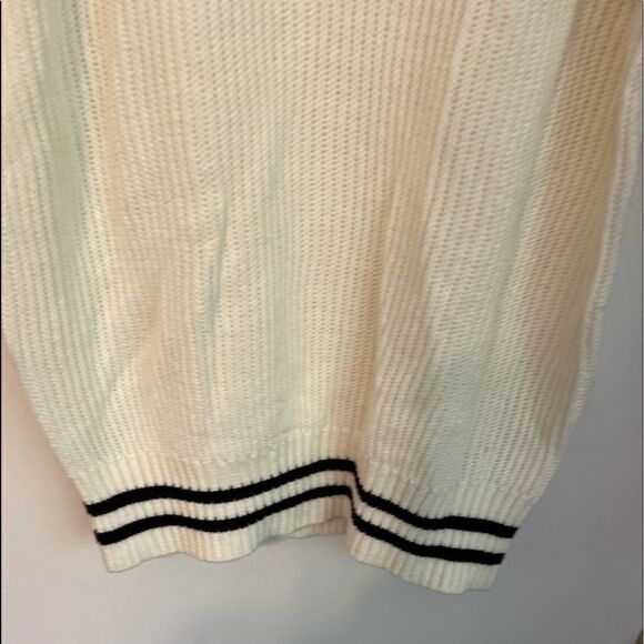 3/$25 FOREVER 21 Los Angeles Cold Shoulder Sweater.Sz M - Picture 9 of 14